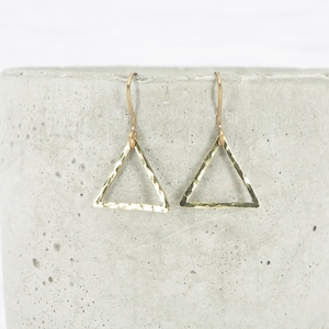 Hypoallergenic titanium earrings - Brass dimple hammered triangle dangle earrings - Boho delicate earrings