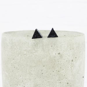 Titanium ear wire - Black glitter triangle stud earrings - Delicate hypoallergenic earrings - Acrylic Minimalist studs