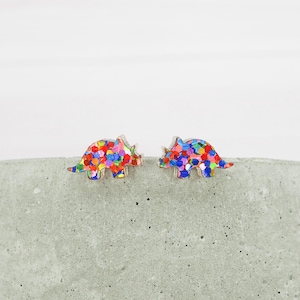 Glitzer Triceratops Ohrstecker: Titandraht, hypoallergen