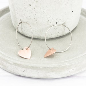 Titanium hoop earrings - Delicate boho threader hypoallergenic hoops - Copper heart 7th anniversary - 1 inch hoops