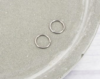 8mm Titanium Hoop Earrings: Lightweight Hypoallergenic Huggie