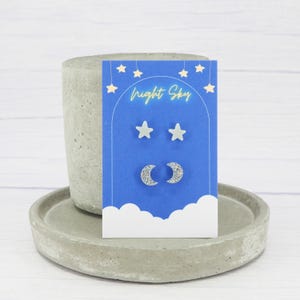 Pendientes de estrella y luna que brillan en la oscuridad: titanio, hipoalergénicos