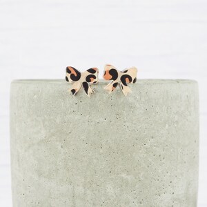 Titanium ear wire bow stud earrings - Leopard print - Delicate hypoallergenic earrings - Minimalist studs