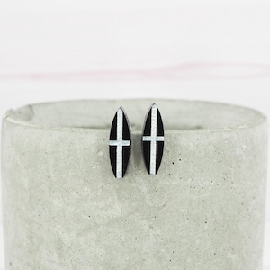 Pendientes de botón con la bandera de San Pirán - Tablas de surf, postes de titanio hipoalergénicos