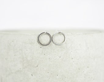 Titanium 7.5mm circle stud earrings - Delicate hypoallergenic hand formed earrings - Boho minimalist earrings