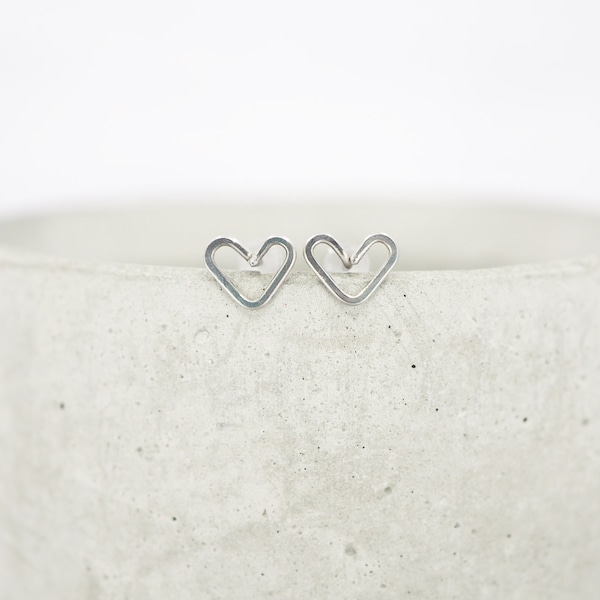 Titanium heart stud earrings - Delicate hypoallergenic earrings - Boho heart earrings - Titanium studs - Minimalist earrings