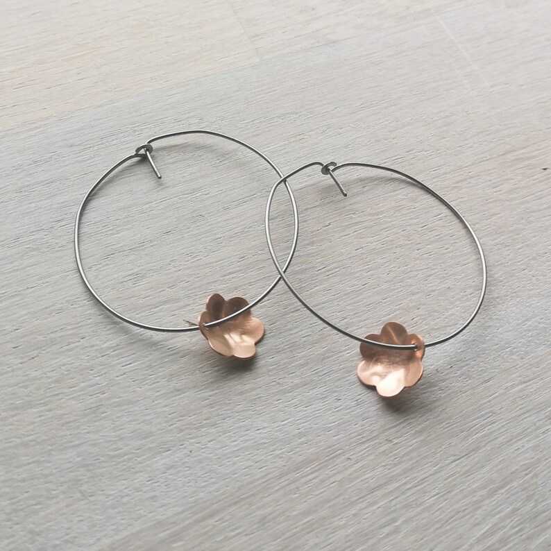 Copper flowers Titanium hoop earrings 0.8mm 20ga Delicate boho threader hypoallergenic hoops