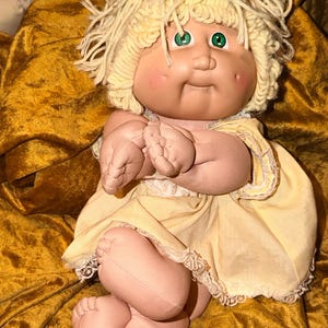 Vintage 1985 Cabbage Patch Kid Doll – Coleco Head Mold 2, Blue Signature, Factory 56, Blonde Yarn Hair & Green Eyes in Yellow Lace Dress