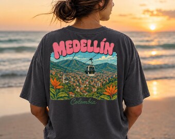 Medellín Colombia Vintage Travel Shirt, Medellin Cable Car Graphic Tee, Retro Colombia Souvenir, Travel Poster T-Shirt, Vacation Gift
