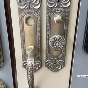 Luxury Vintage Door Handle Lock Set Ornate Entry Door Hardware Solid Brass Decorative Backplate Classic Front Door Knob and Handle Set