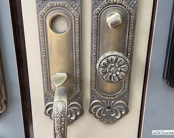 Juego de cerradura y manija de puerta vintage de lujo, herrajes ornamentados para puerta de entrada, placa trasera decorativa de latón macizo, juego clásico de pomo y manija para puerta principal.