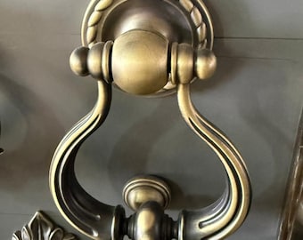 Aldaba de latón antiguo / Estilo victoriano ornamentado / Aldaba decorativa con anillo / Herrajes clásicos para puertas