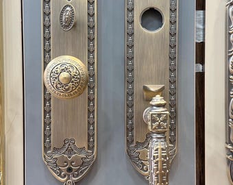 Juego de cerradura y manija de puerta ornamentada de lujo, herrajes de puerta de entrada grabados de estilo vintage, manija de puerta principal de latón macizo, juego de manijas clásicas con placa trasera larga.