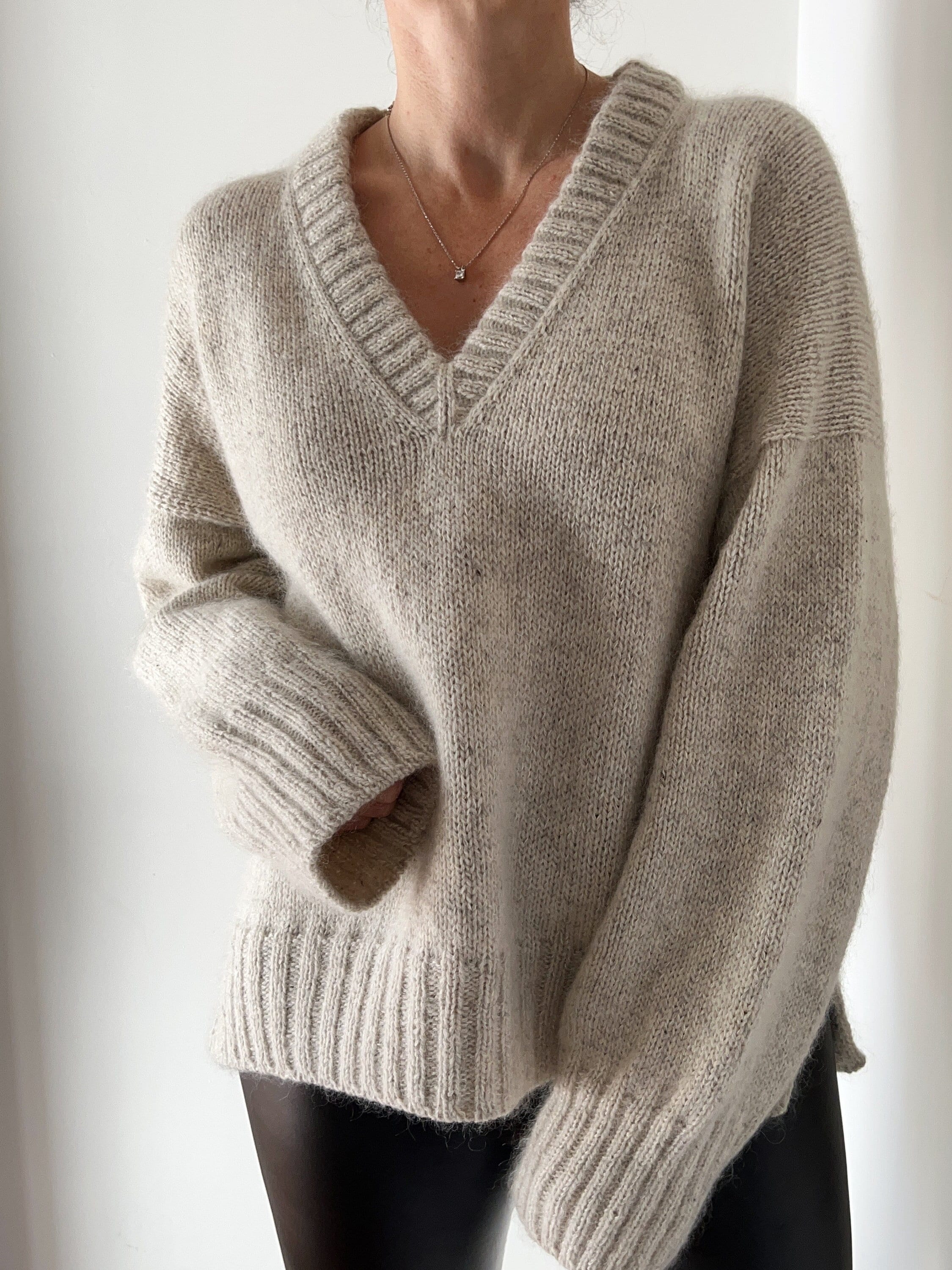 流行り の ブランド  Knitting Pattern Harlow Sweater V Neck Top Down Knitting ニット/セーター