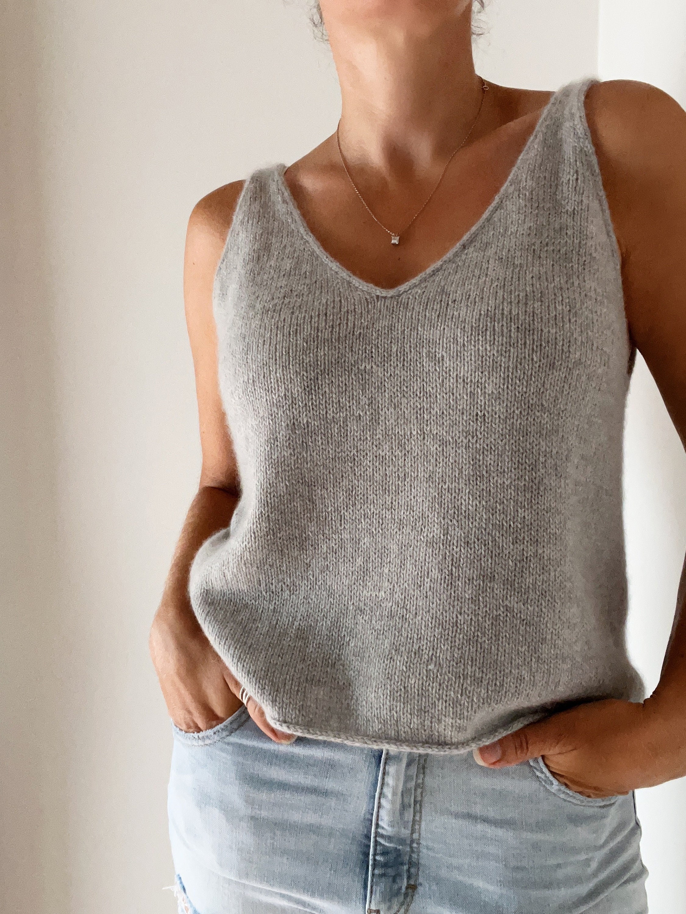 Woman's Black cable-knit tank top in cotton and silk