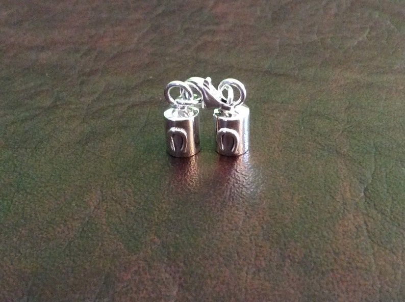 EC998821 Sterling silver round double end cap 5 mm plain finished with horse shoe lobster clasp