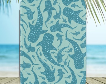 Funda para Kindle Paperwhite con este diseño náutico de tiburón ballena.