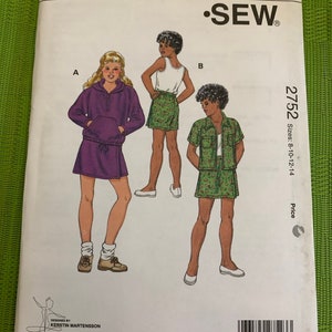 1998 Kwik Sew Girls Skort snd Tops for Stretch Knits Only Pattetn 2752