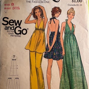Könnte beinhalten: Ein Vintage-Schnittmusterumschlag von Butterick 6655 für ein Sew and Go Neckholder-Top, eine Hose und ein Kleid. Das Cover zeigt Illustrationen von drei Outfits: ein gelbes Neckholder-Top mit passender Hose, ein kurzes Blumenkleid und ein langes, grün kariertes Kleid.