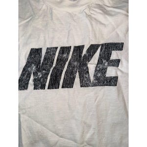 Vintage 90s Nike Men's L White Graphic Print T-Shirt Distressed Logo Y2K sport image 3