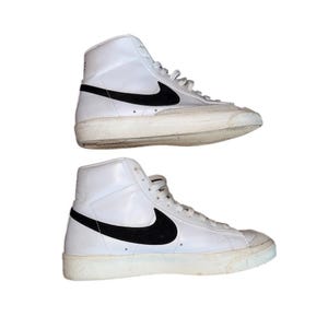 Zapatillas Nike Blazer Mid '77 Vintage para hombre, color blanco/negro, caña alta, talla 9.5. imagen 3