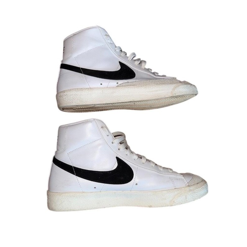 Zapatillas Nike Blazer Mid '77 Vintage para hombre, color blanco/negro, caña alta, talla 9.5. imagen 3