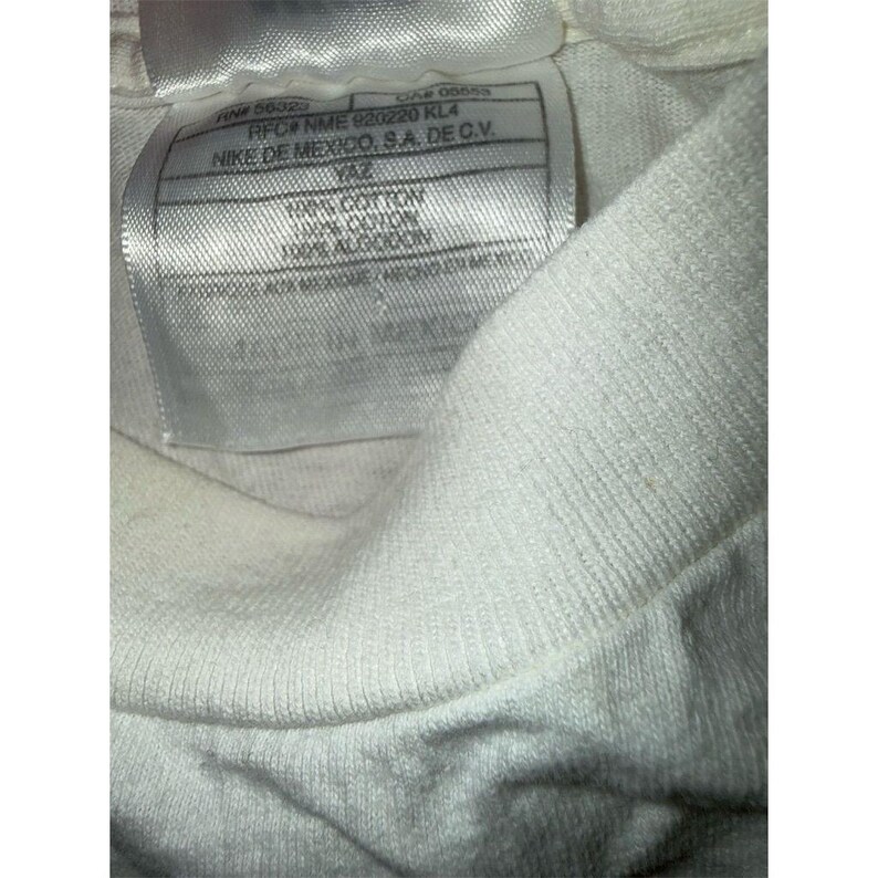 Vintage 90s Nike Men's L White Graphic Print T-Shirt Distressed Logo Y2K sport image 5