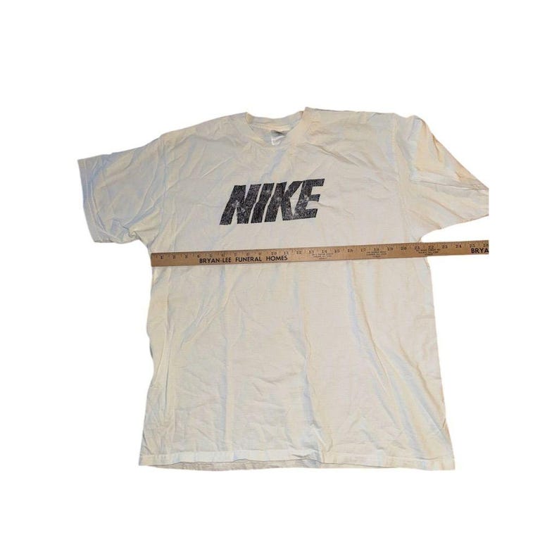 Vintage 90s Nike Men's L White Graphic Print T-Shirt Distressed Logo Y2K sport image 6