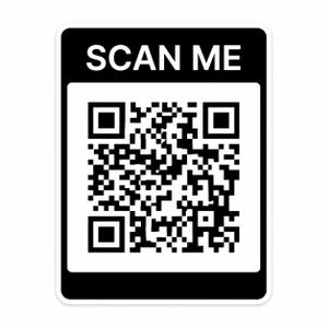 Puede incluir: Una pegatina rectangular con borde negro y centro blanco. La sección superior presenta el texto SCAN ME en letras mayúsculas blancas sobre un fondo negro. Debajo del texto hay un código QR cuadrado en blanco y negro para escanear.