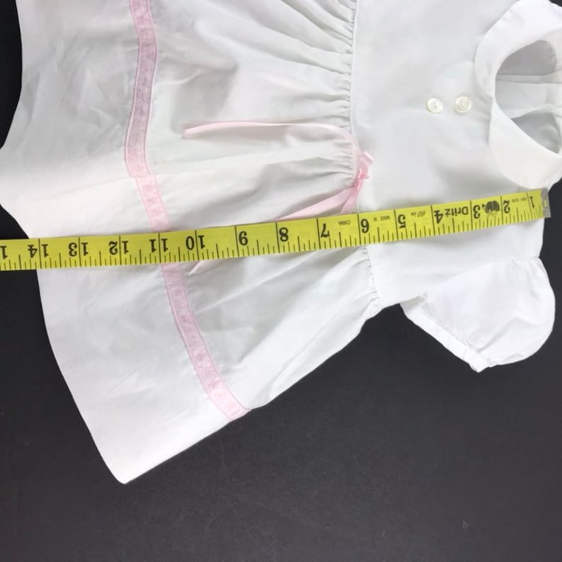 17-20 lbs Size 6 to 9 Months Cotton Pale Pink Ribbon Detail Peter Pan Collar Vintage Handmade Baby Girls White Dolly Dress with Buttons