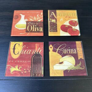 Sottobicchiere Retro 'I Cook With Wine...' – Quadrato 10x10 Cm, Stampa Colorata, Fondo In Sughero Antiscivolo