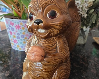 Vintage METLOX Squirrel Acorn Pinecone Cookie Jar MCM 1950