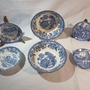 Set aus 6 blau-weißen Schüsseln, von Johnson Brothers Coaching Scenes und Alfred Meakin Tonquin aus Staffordshire, England, Vintage.