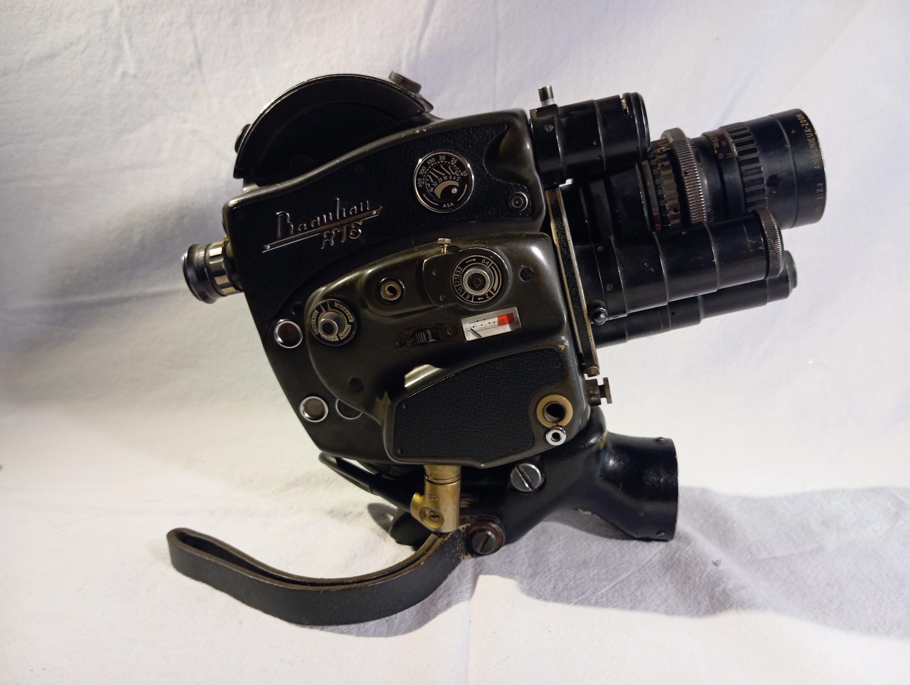 フィルム　カメラ　16体　まとめ売り 16mm movie camera - Etsy 日本