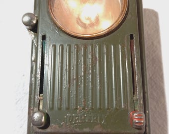 PERTRIX ドイツ軍用懐中電灯 1960年製 ドイツ連邦軍ポケット懐中電灯 冷戦時代のカラーフィルター付き - 動作確認済み