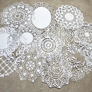 Witte papieren onderleggers stansvormpjes: plakboekversieringen, set van 15 inch