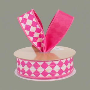 The 1.5" x 10yds D'Lux Hot Pink And White Antique Diamond Ribbon