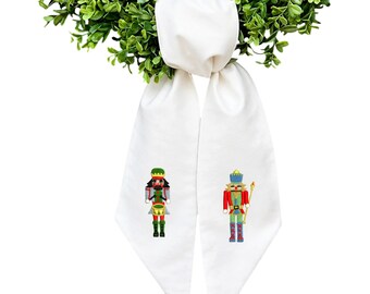 Guirnalda navideña bordada con diseño de Cascanueces, lienzo de algodón blanco, decoración navideña para puertas (5 x 55 pulgadas)