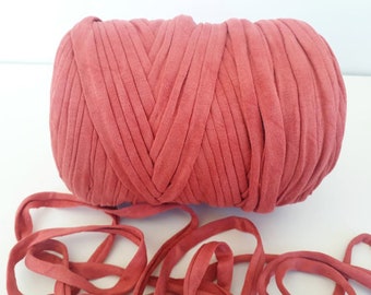 5.5/11 yards Dark coral Tshirt Yarn for jewelry making, Trapillo yarn for necklace making, Trapilho for pouf crochet