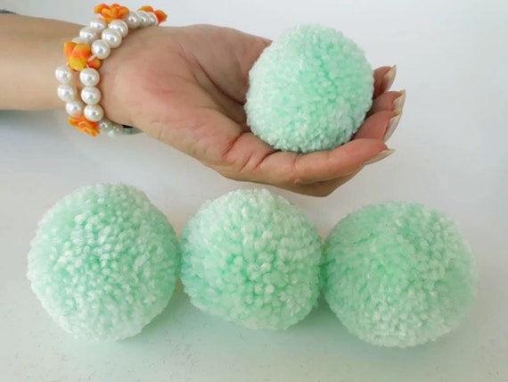 apologi dreng planer 4 pcs 2 inches yarn pom poms in mint green color Handmade | Etsy