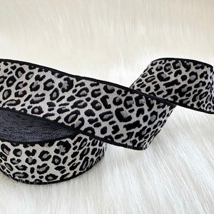 Passamaneria con stampa leopardata da 35 mm - 1,25" tagliata su misura nei colori nero, argento e bianco, nastro jacquard con animali tagliato su misura, passamaneria per cucire in tessuto per tende