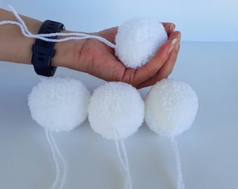 4 pcs 4cm/5cm/6cm/ 2 pcs 8cm/10cm Wool white pompom, Yarn pom poms, Large pompoms