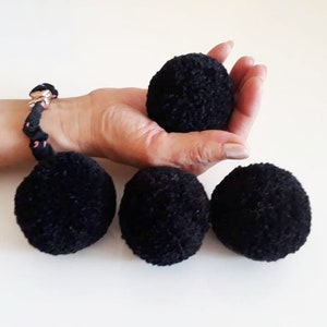 4 pcs 4cm/5cm/6cm/ 2 pcs 8cm/10cm black pom poms, Handmade large yarn pom poms