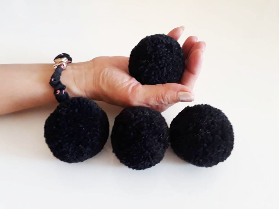4 pcs 4cm/5cm/6cm/ 2 pcs 8cm/10cm black pom poms, Handmade large yarn pom poms