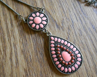 Vintage coral medallion necklace.  Ladies jewelry and accessory.  Free shipping.