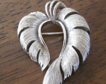 broche vintage Lisner feuilles d’argent.  Épingle en argent.  Bijoux pour dames.  Épingle en argent du milieu du siècle.