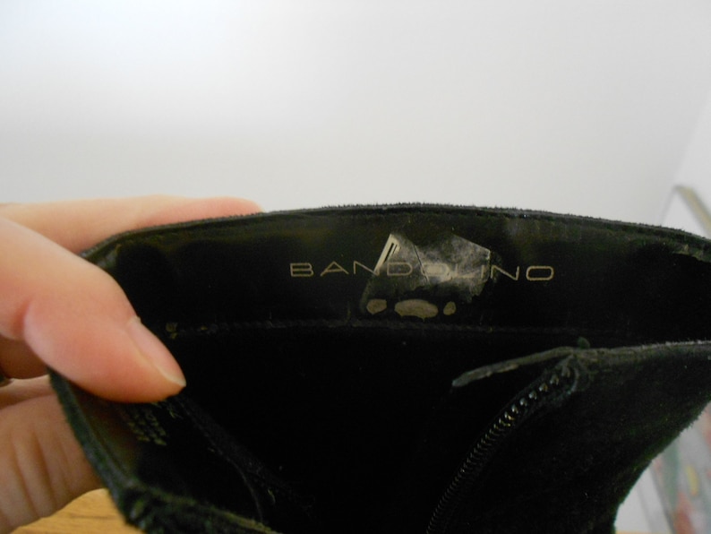 Black boots. Vintage ladies suede Bandolino boots Leather size 7 and a half