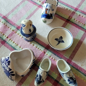 Vintage Delft collectibles.  Lot of Delft ceramic figures.  Holland vintage ceramics.