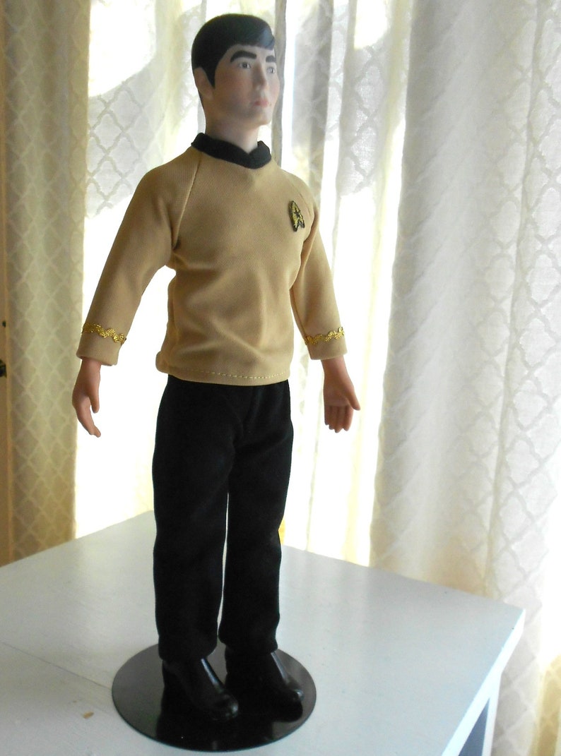 RJ Ernst SULU Star Trek Porcelain Doll 1989. Collectible Star Trek figurine