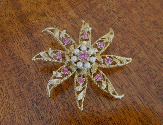 Vintage Gerry's brooch.  Flower with pink stones … - image 3